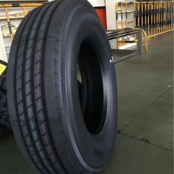 11R22.5 Trailer tires, vacuum tires, medium and long-distance truck and bus tires, puncture-resistant and wear-resistant, heavy-duty 11r22.5